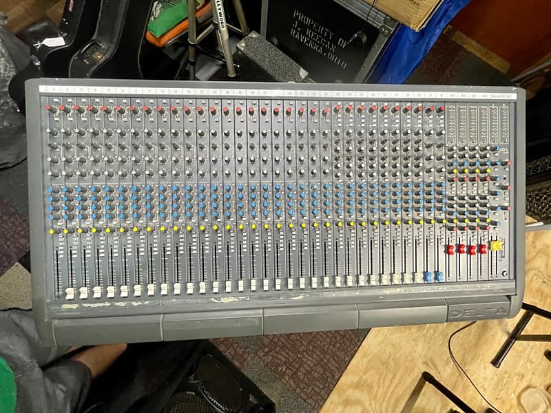 Soundcraft Delta 200