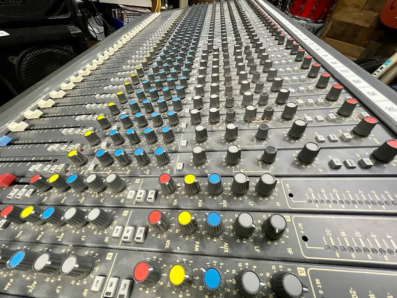 Soundcraft Delta 200