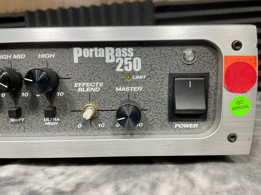 Ampeg PB-250 PortaBass 250-Watt Bass Amp Head 2002 - 2004 - Black