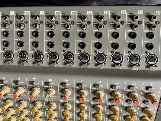 Tascam M-2425 Mixing console